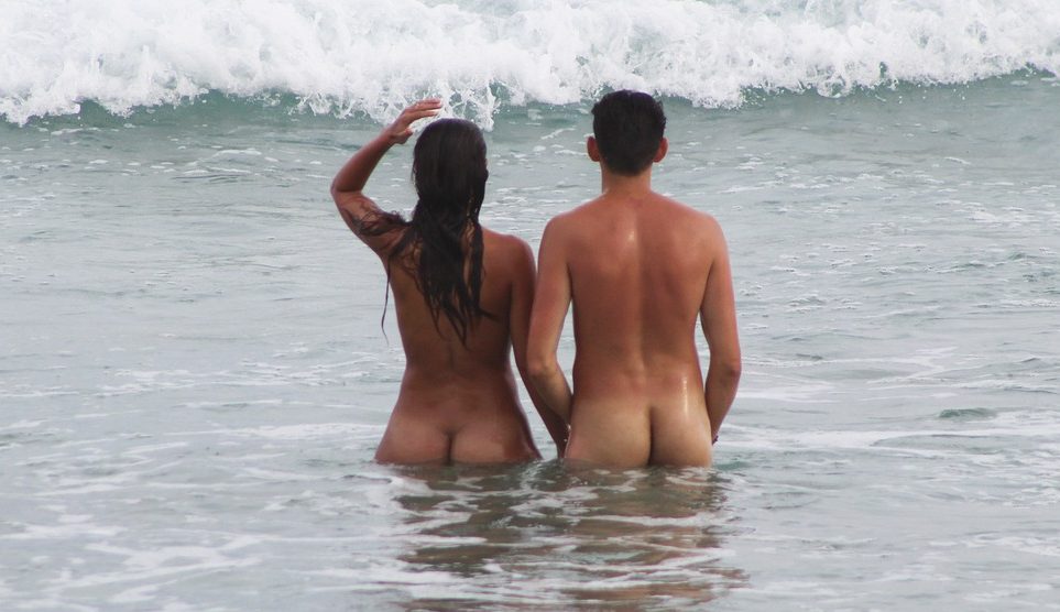 Mennesker stranden nøgne på Vilde sexorgier: